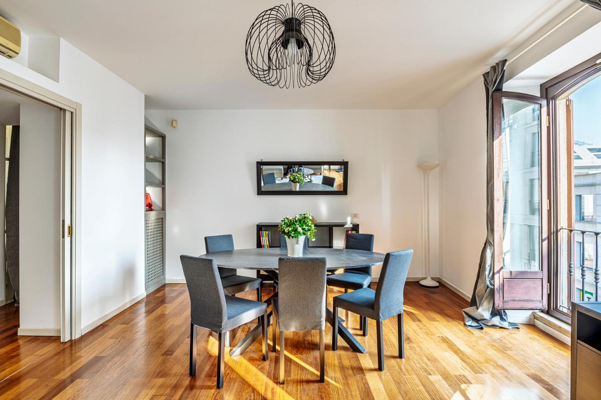 Elegant 2 Bedrooms Apartments Near Duomo 米兰 外观 照片