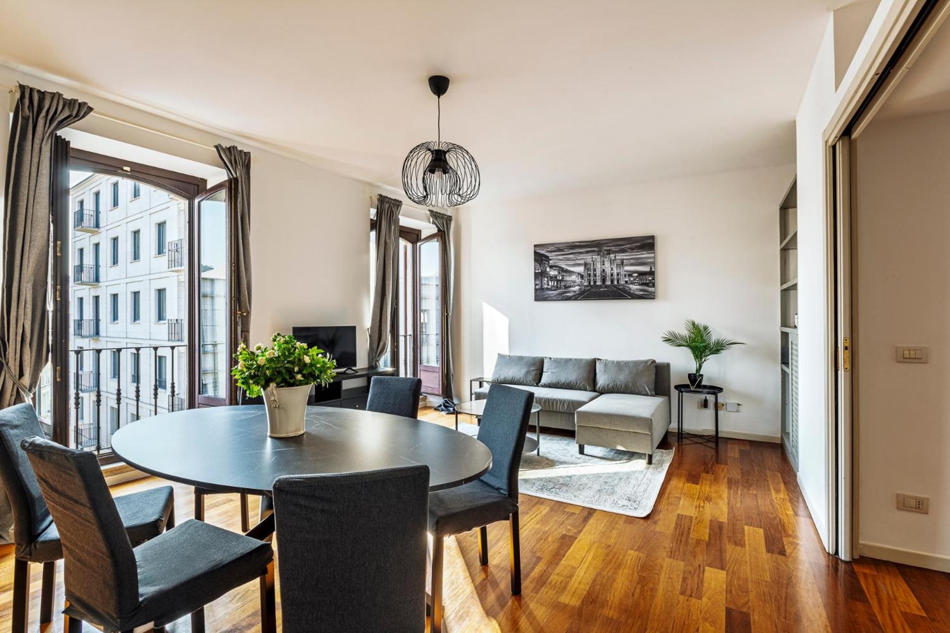 Elegant 2 Bedrooms Apartments Near Duomo 米兰 外观 照片