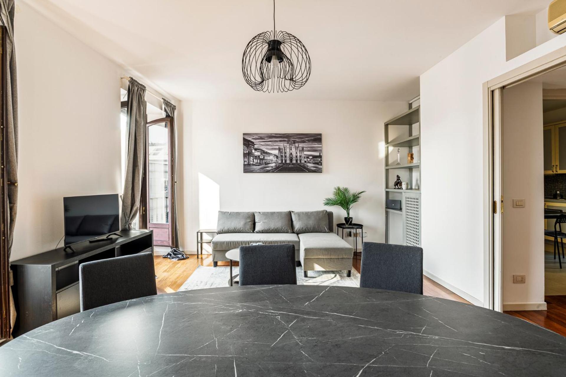Elegant 2 Bedrooms Apartments Near Duomo 米兰 外观 照片